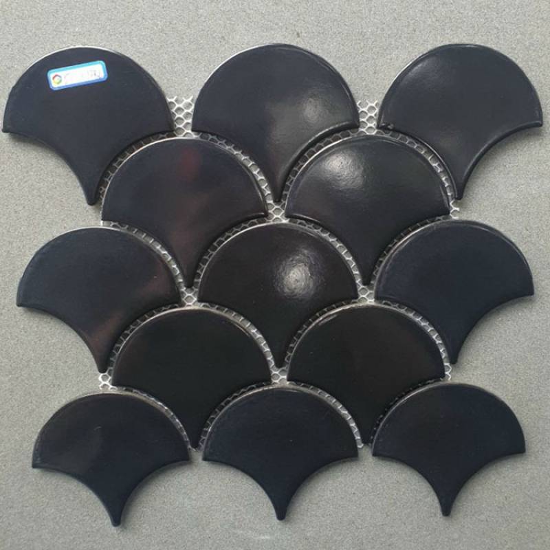 Gạch Mosaic vảy cá 85x95mm đen men bóng SH-C9070