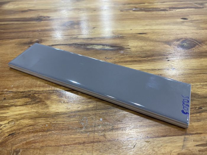Gạch thẻ xám đậm bóng phẳng 50x200mm STA50205