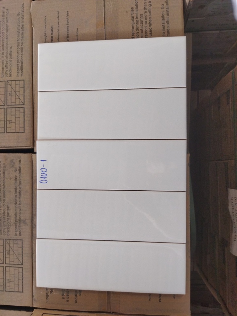 Gạch thẻ Việt Nam trắng bóng phẳng  KT 100x300mm loại 1 mã STA1300