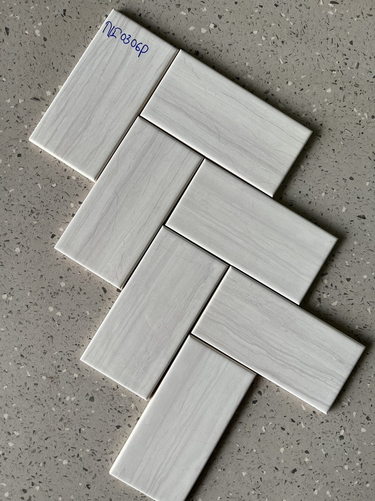 Gạch thẻ vân tia xám bóng phẳng 75x150mm NI0306P