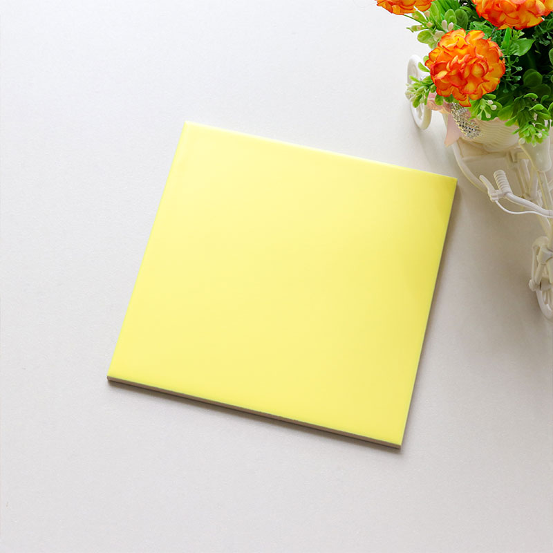 Gạch thẻ vuông vàng bóng phẳng KT 100x100mm NGT_M1105_MDC mã B103