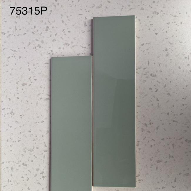 Gạch thẻ L1 xanh mint bóng phẳng 75x300 mã STA75315P