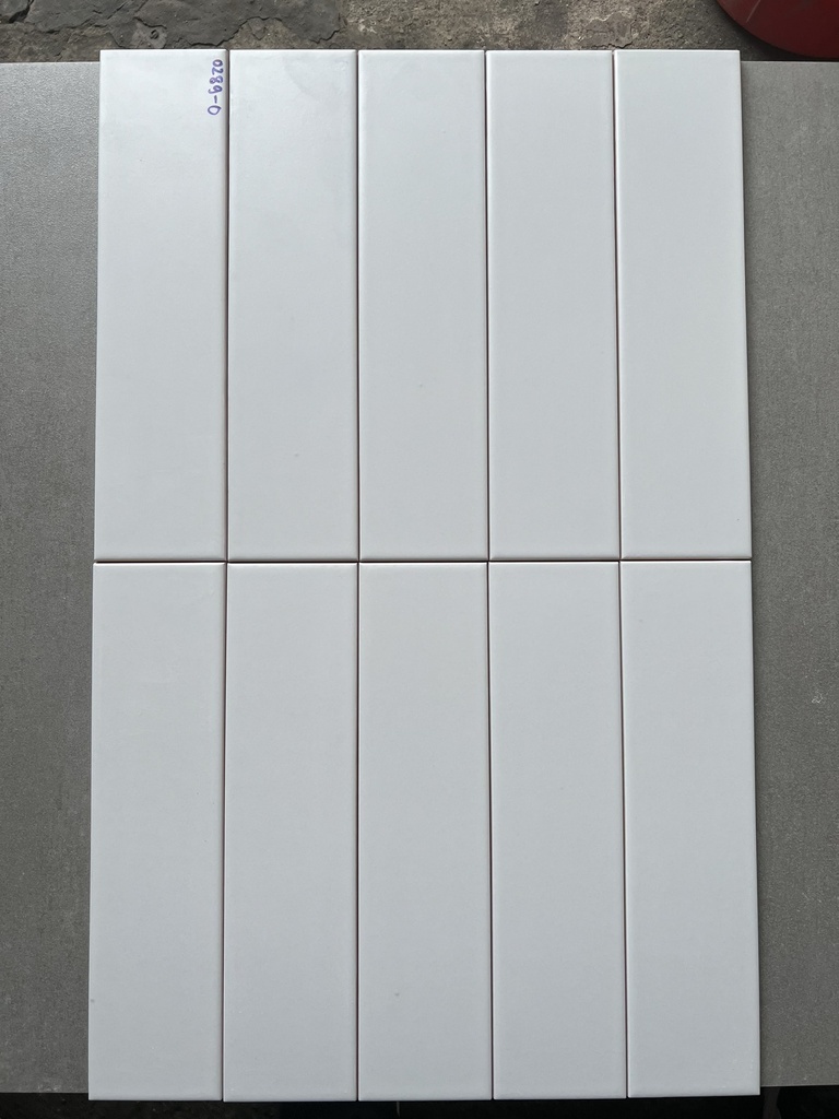 Gạch thẻ Việt Nam  KT 75*300 mờ xám nhạt loại 1 mã  0289-0