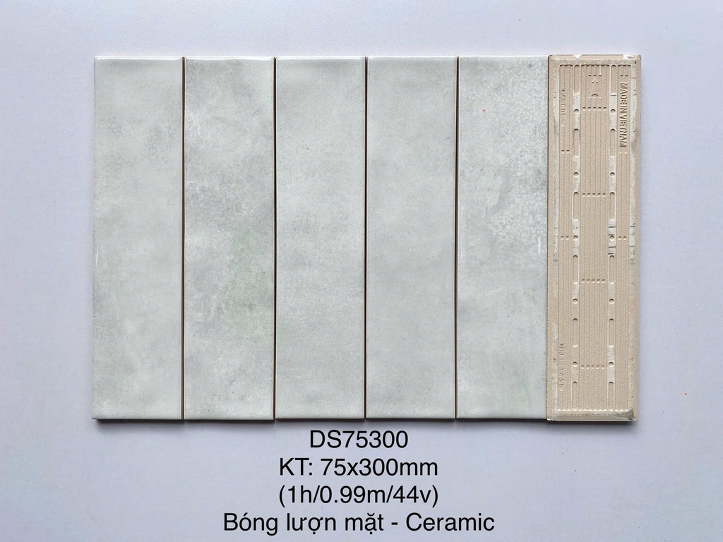Gạch thẻ Việt Nam, Trắng bóng lượn, KT 75x300 mm, DS75300 (1 hộp/ 50 viên/ 1.125m2)