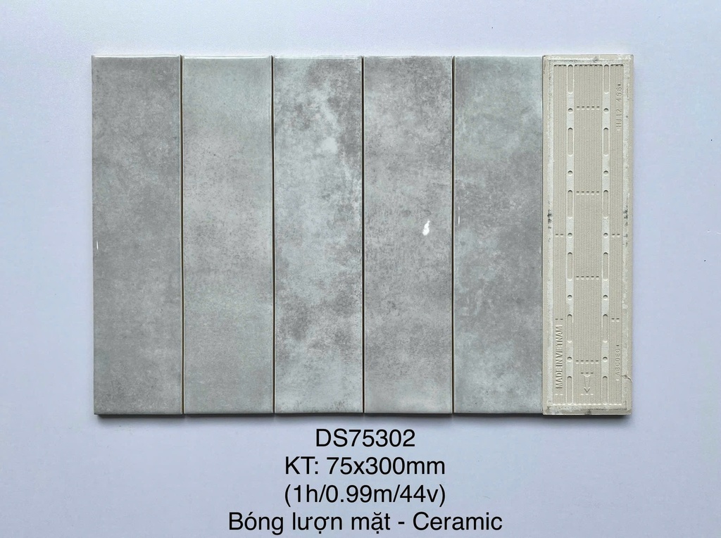 Gạch thẻ 75x300 loại ưu mã DS75302_S