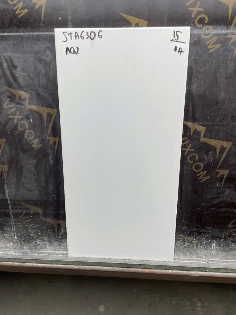 Gạch 30x60 trắng mờ  loại 1 mã STA6306