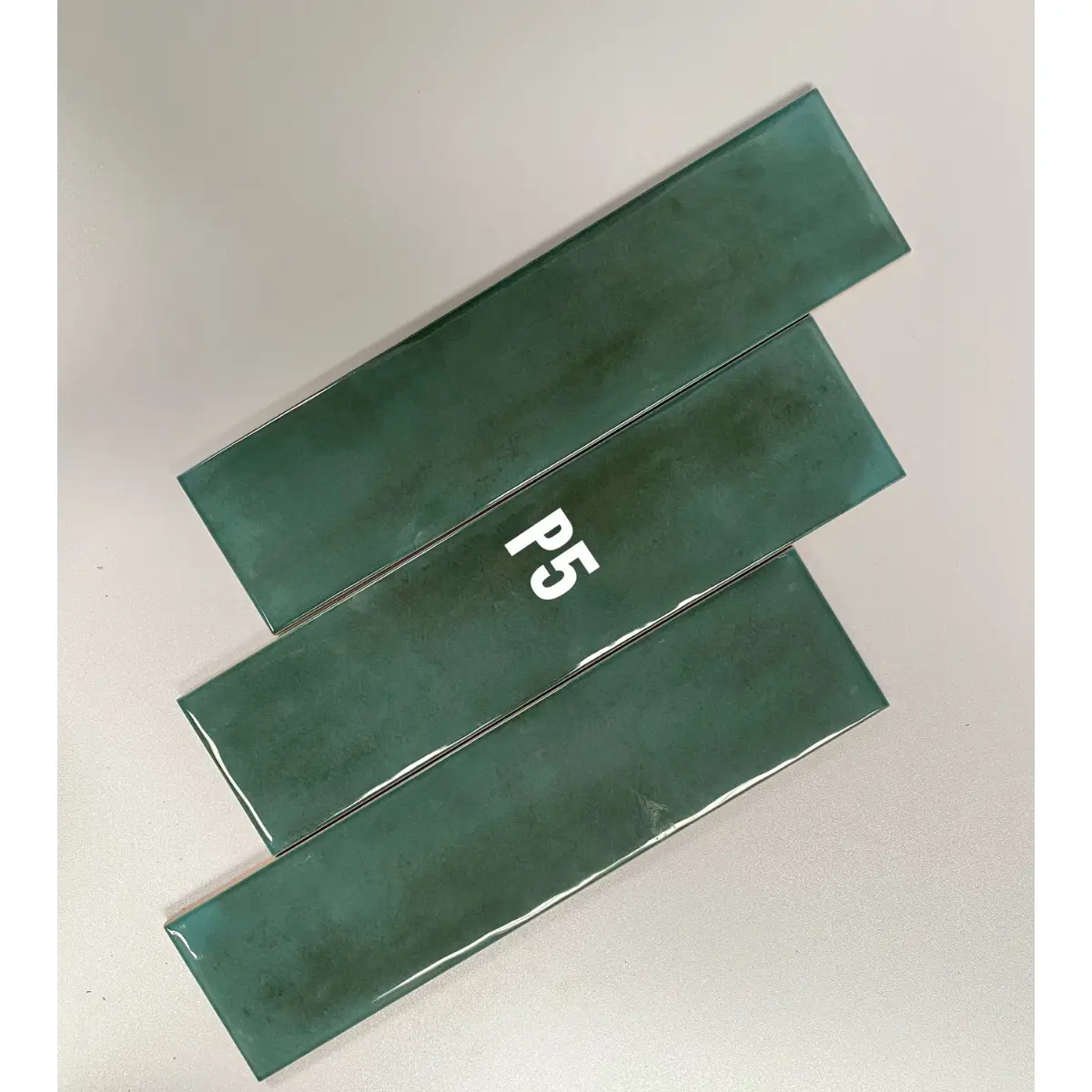 Gạch thẻ Trung Quốc, Xanh đậm bóng lượn, KT 75x300 mm, 7532 P5 (1 thùng/ 44 viên/ 0.99m2)