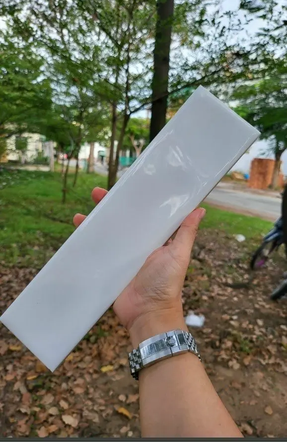 Gạch thẻ Việt Nam, Trắng bóng lượn, KT 75x300 mm, CLC75300/0211-1, Loại 1 (1 hộp/ 50 viên/ 1.125m2)