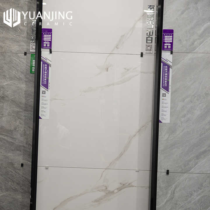 Gạch lát nền giả đá cẩm thạch khổ lớn 800x800mm màu trắng chống trơn phổ biến, xuất xứ từ xưởng gạch Foshan