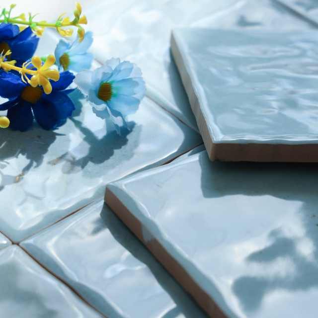 Gạch men ốp lát Subway sáng màu, phối màu khéo léo 100*100 cho nhà bếp và phòng tắm