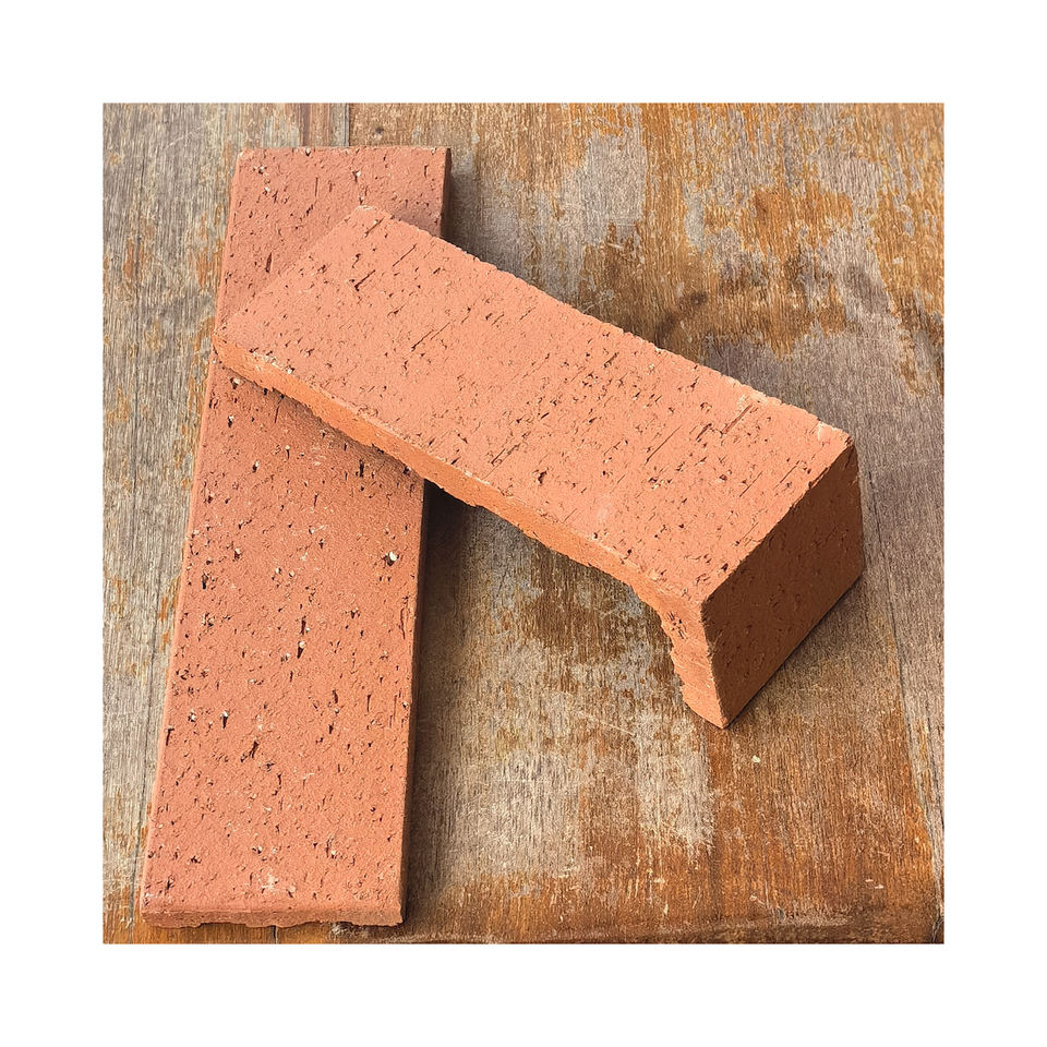 Gạch thường và gạch góc